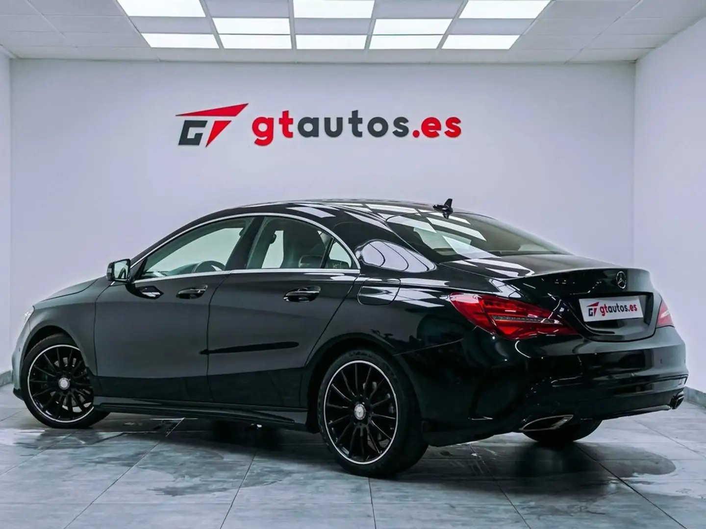 Mercedes-Benz CLA 45 AMG 220d Line 177CV Jaune - 2