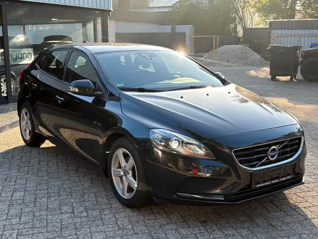 Volvo V40 view 4