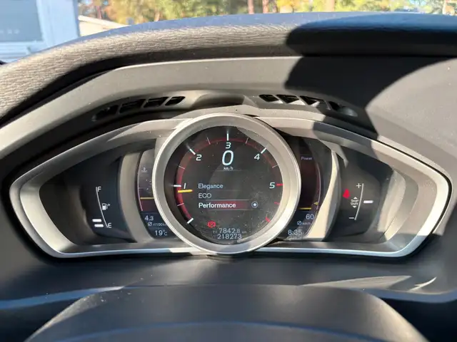 Volvo V40 view 13