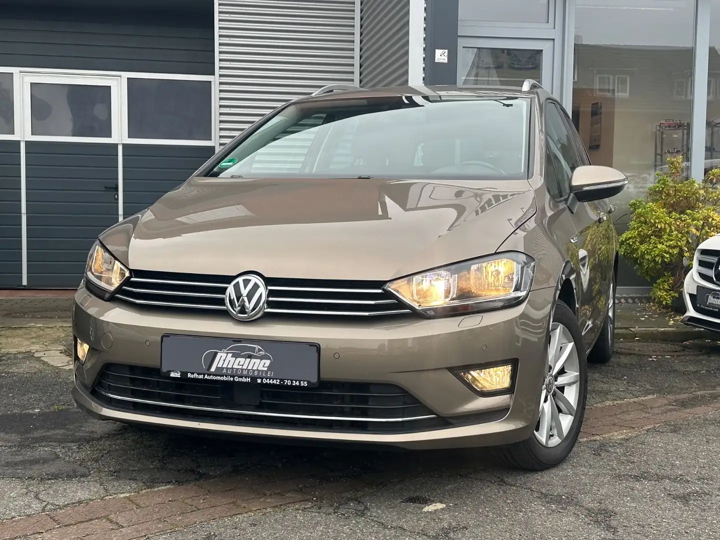 Volkswagen Golf Sportsvan *PDC*SHZ*AHK*NAVI* Or - 1