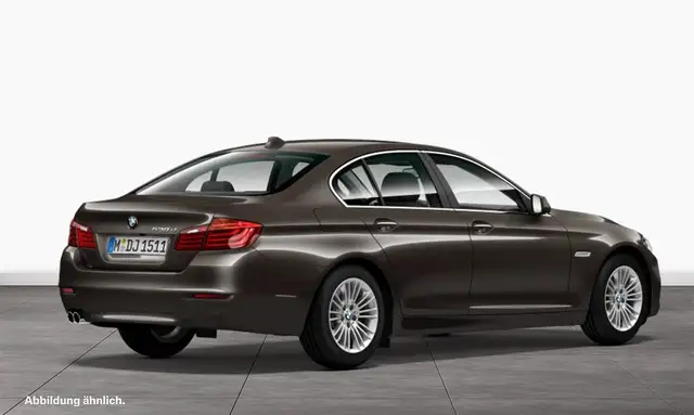 BMW 5 Series view 2