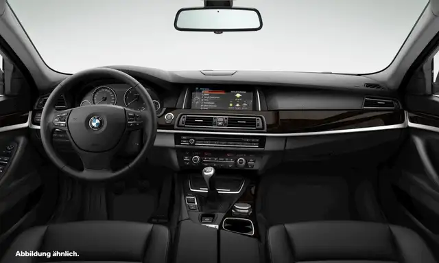 BMW 5 Series view 3