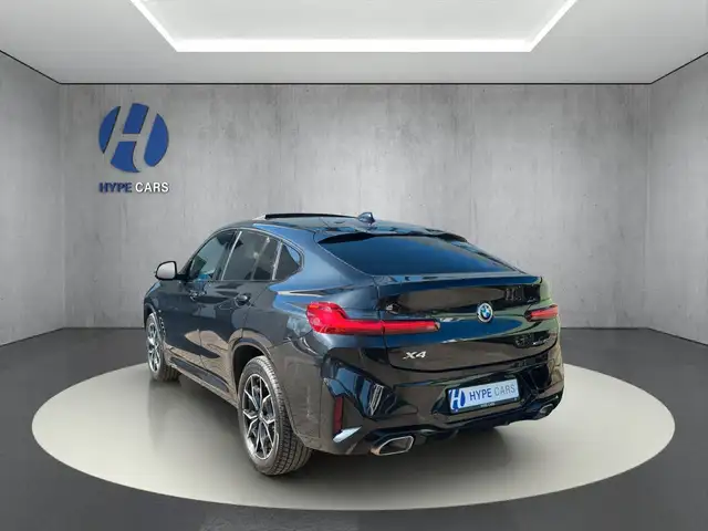 BMW X4 view 5