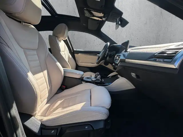 BMW X4 view 15