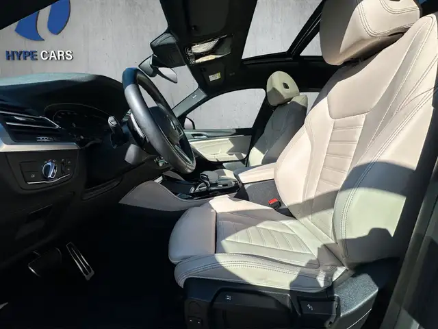 BMW X4 view 12