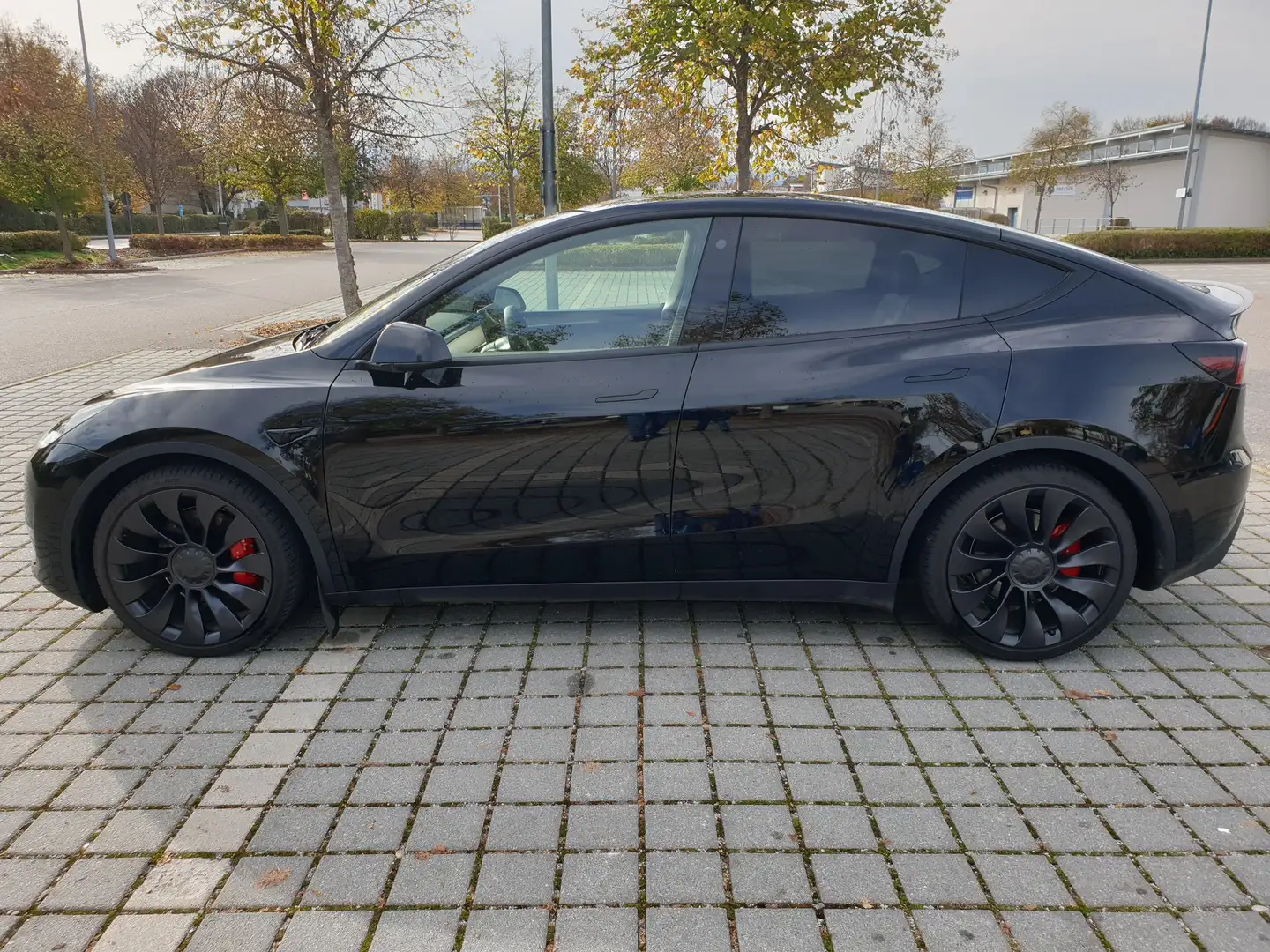 Tesla Model Y Model Y Performance Dual Motor AWD Ultraschall Schwarz - 1