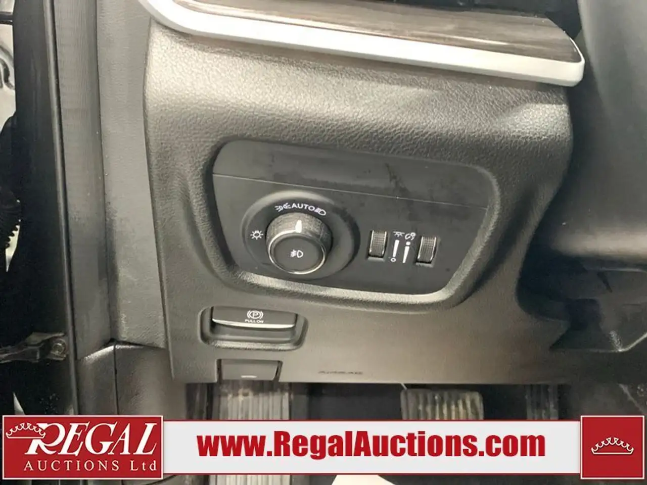 Jeep Grand Cherokee photo Jeep Grand Cherokee