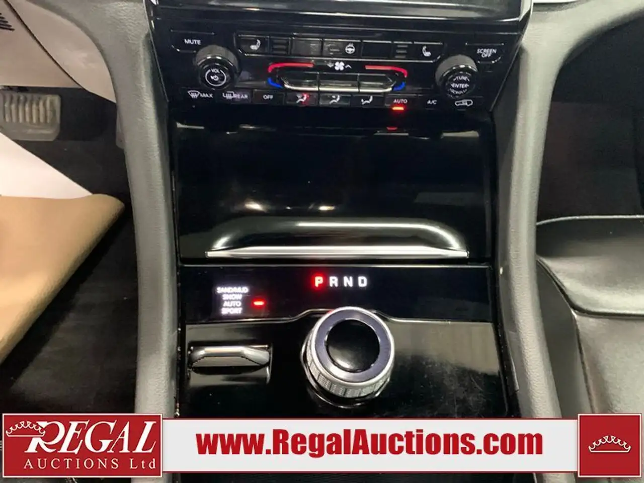 Jeep Grand Cherokee photo Jeep Grand Cherokee