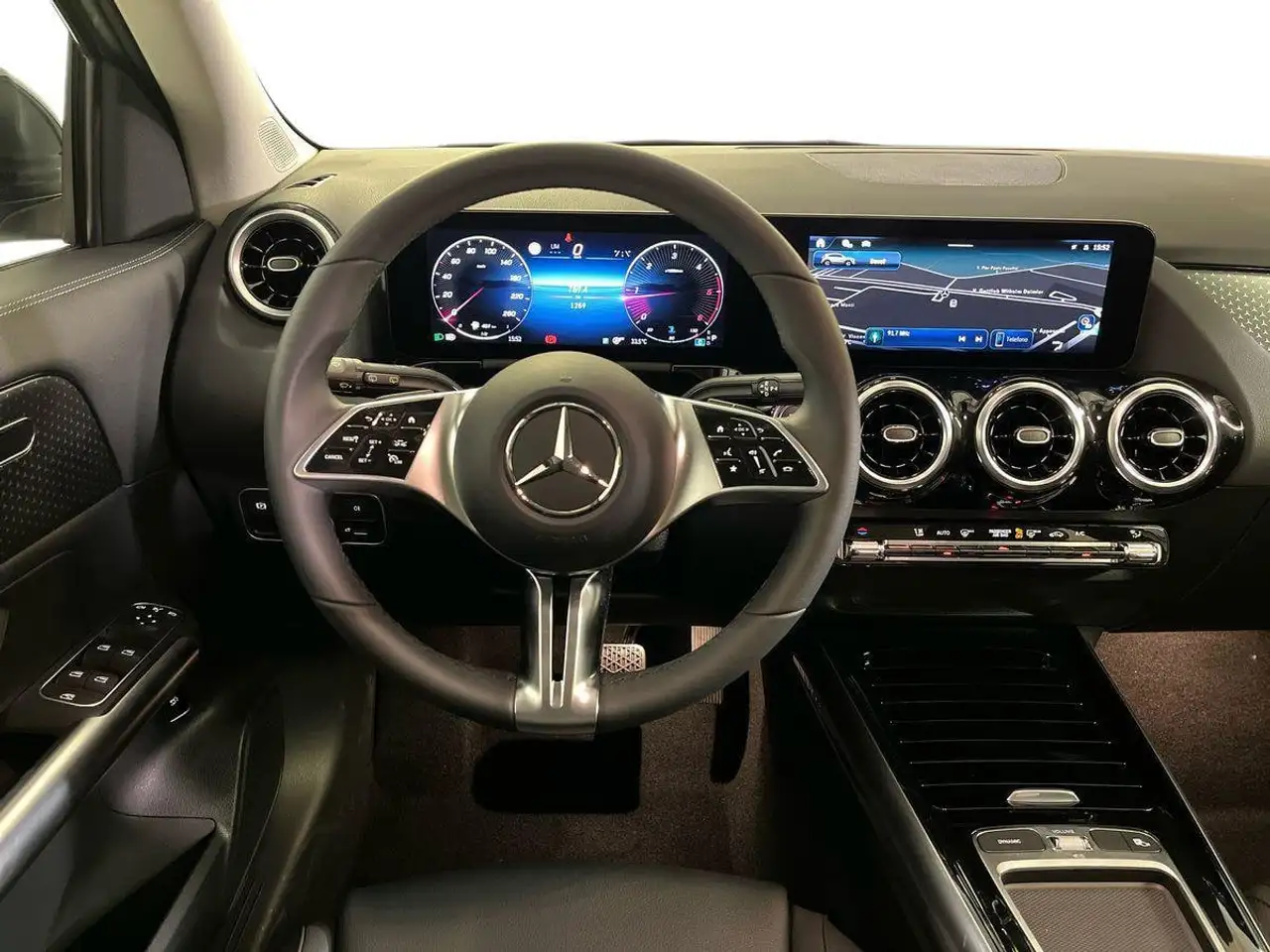 Mercedes-Benz GLA 2026 — фото 11