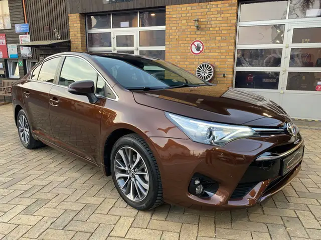 Toyota Avensis 1.8 Business Edition Leder LED Navi SHZ