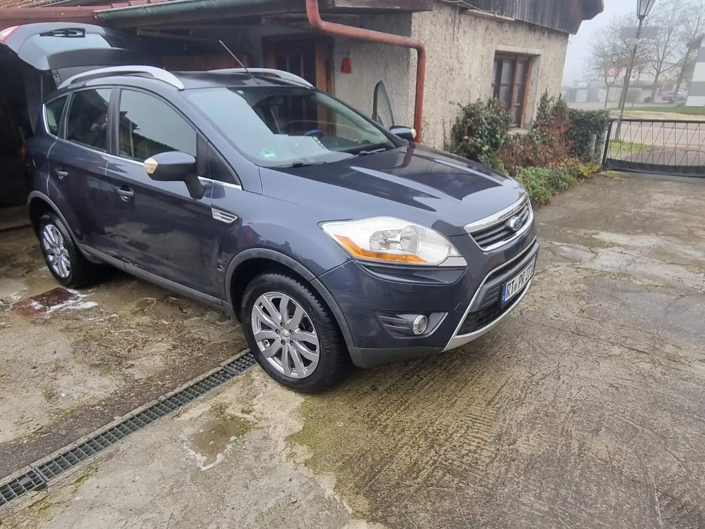Ford Kuga 2.5 4x4 Trend - 2