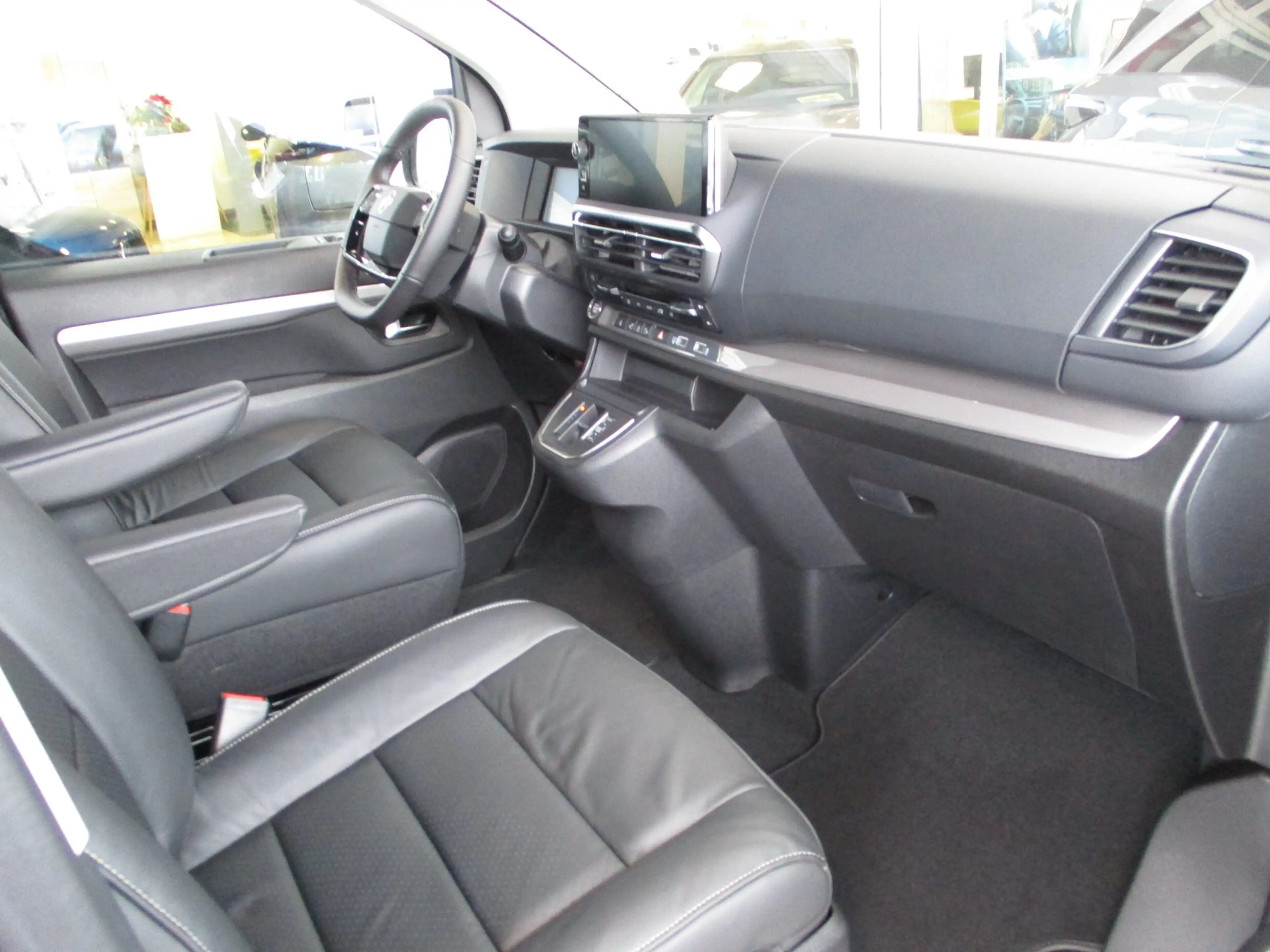 Citroen Spacetourer Business Lounge XL BHDI 180 EAT8 — photo 13
