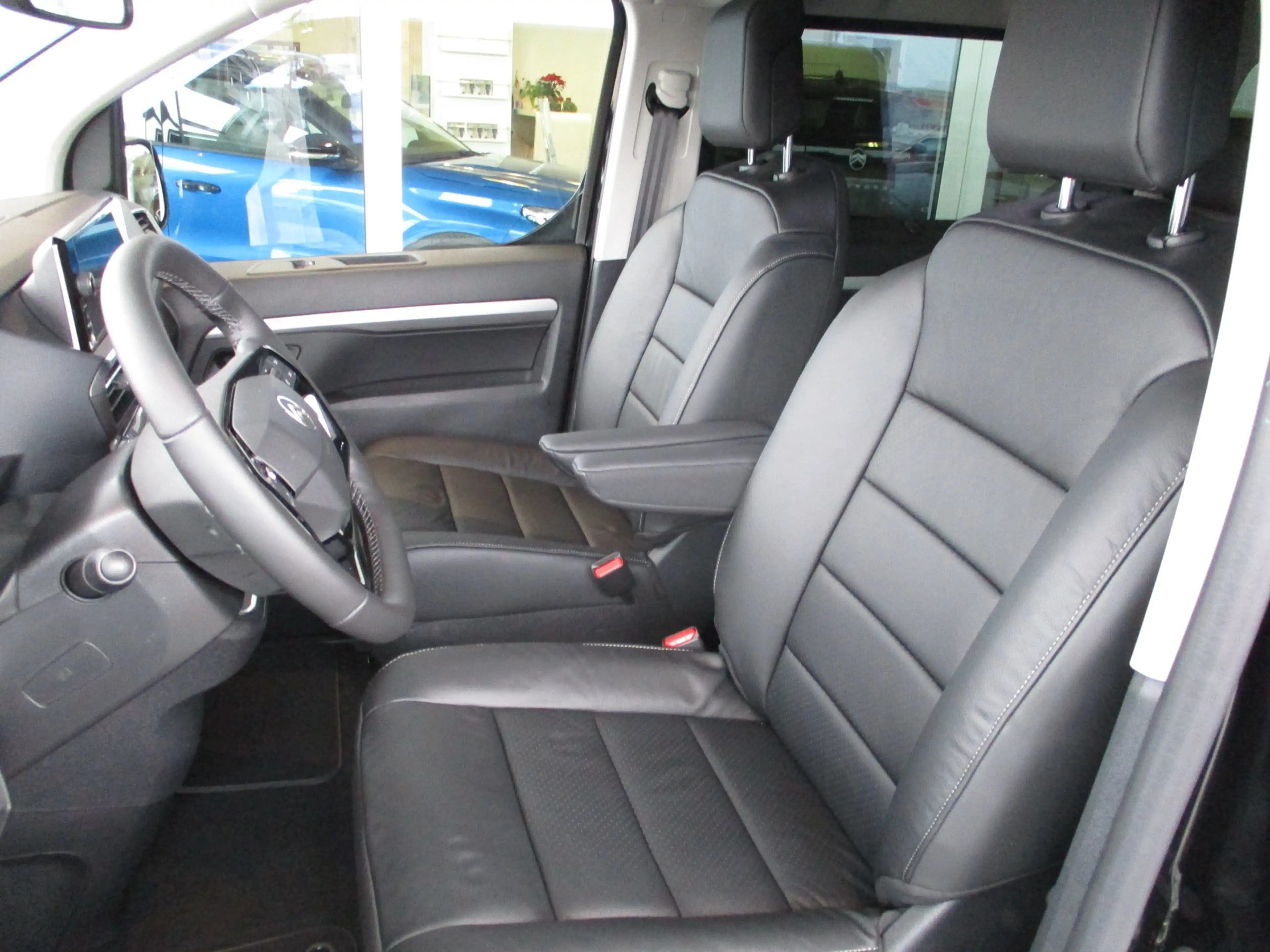 Citroen Spacetourer Business Lounge XL BHDI 180 EAT8 — photo 11