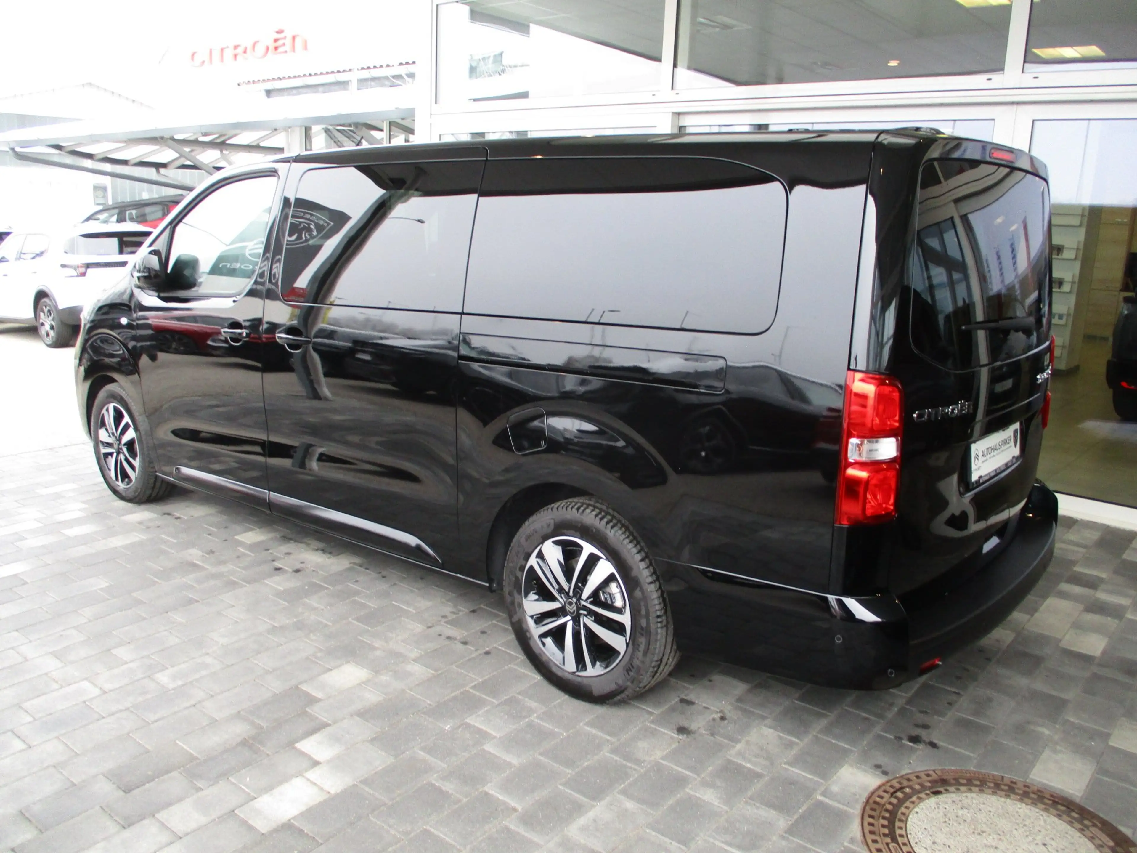 Citroen Spacetourer Business Lounge XL BHDI 180 EAT8 — photo 4