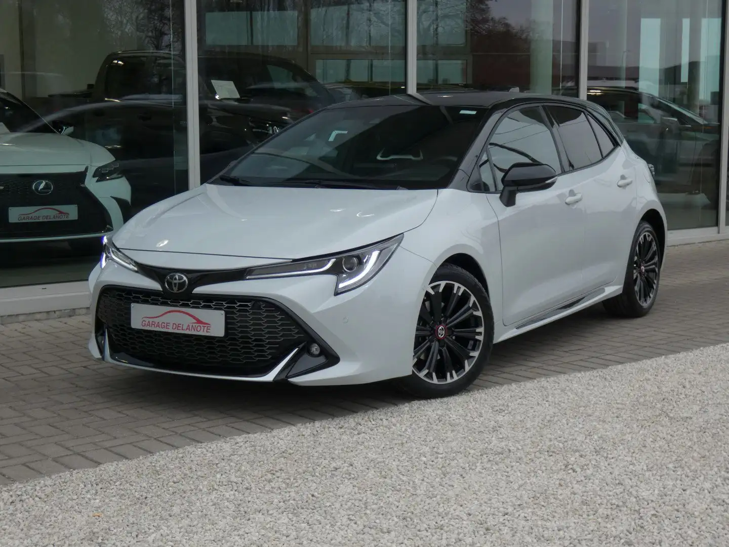 Toyota Corolla 1.8 Hybrid GR SPORT +Parkeersensoren +Zetelverwarm Blanc - 2
