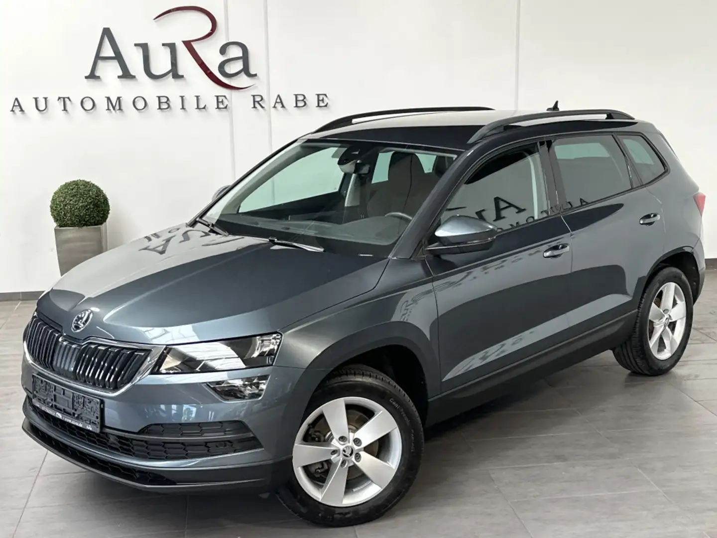 Skoda Karoq 2.0 TDI 4x4 DSG Ambition NAV+AHK+VCOCKPIT Grau - 1