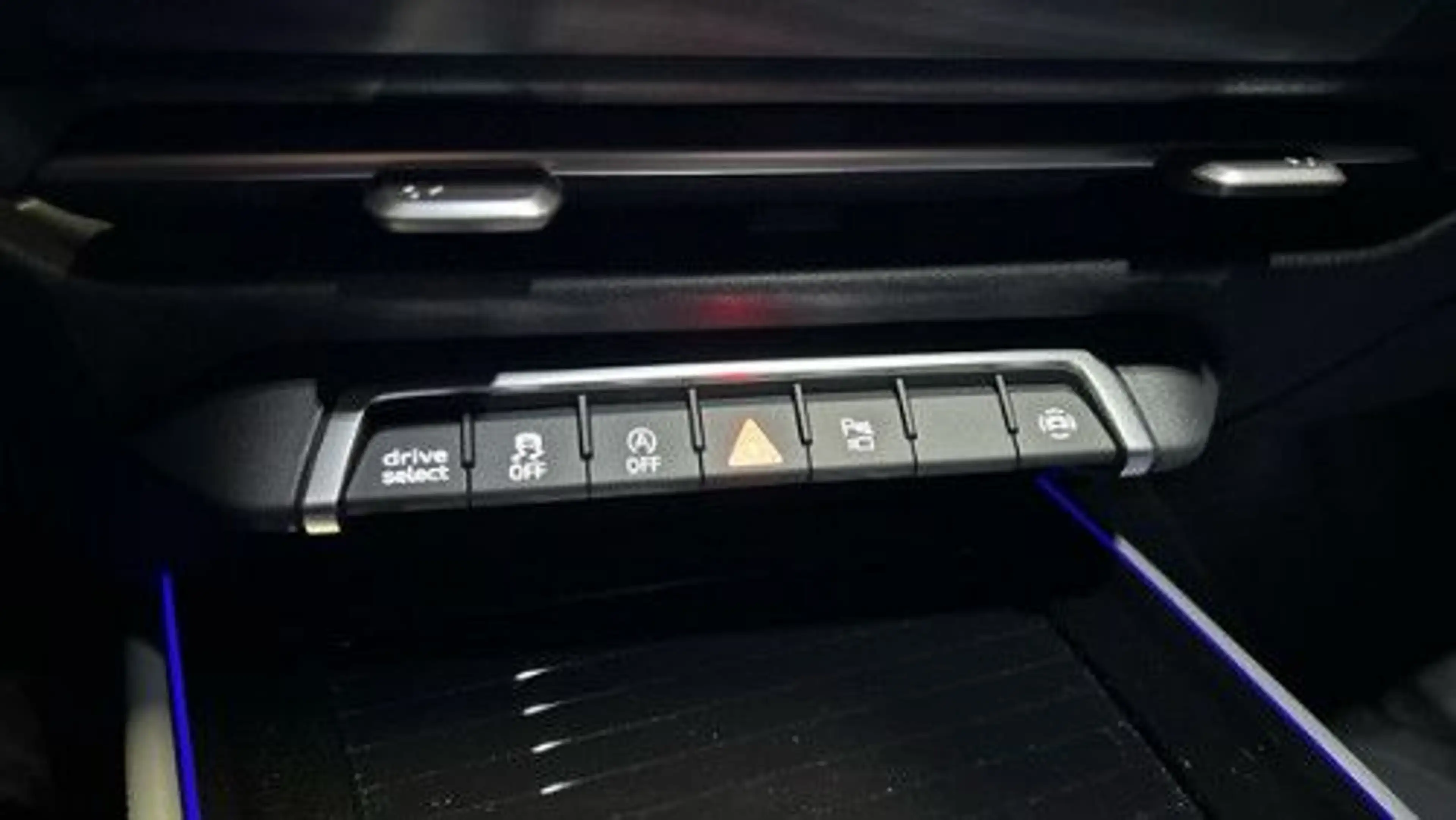 Audi Q3 SPORTBACK S LINE 35TFSI PANO KAMERA — photo 15