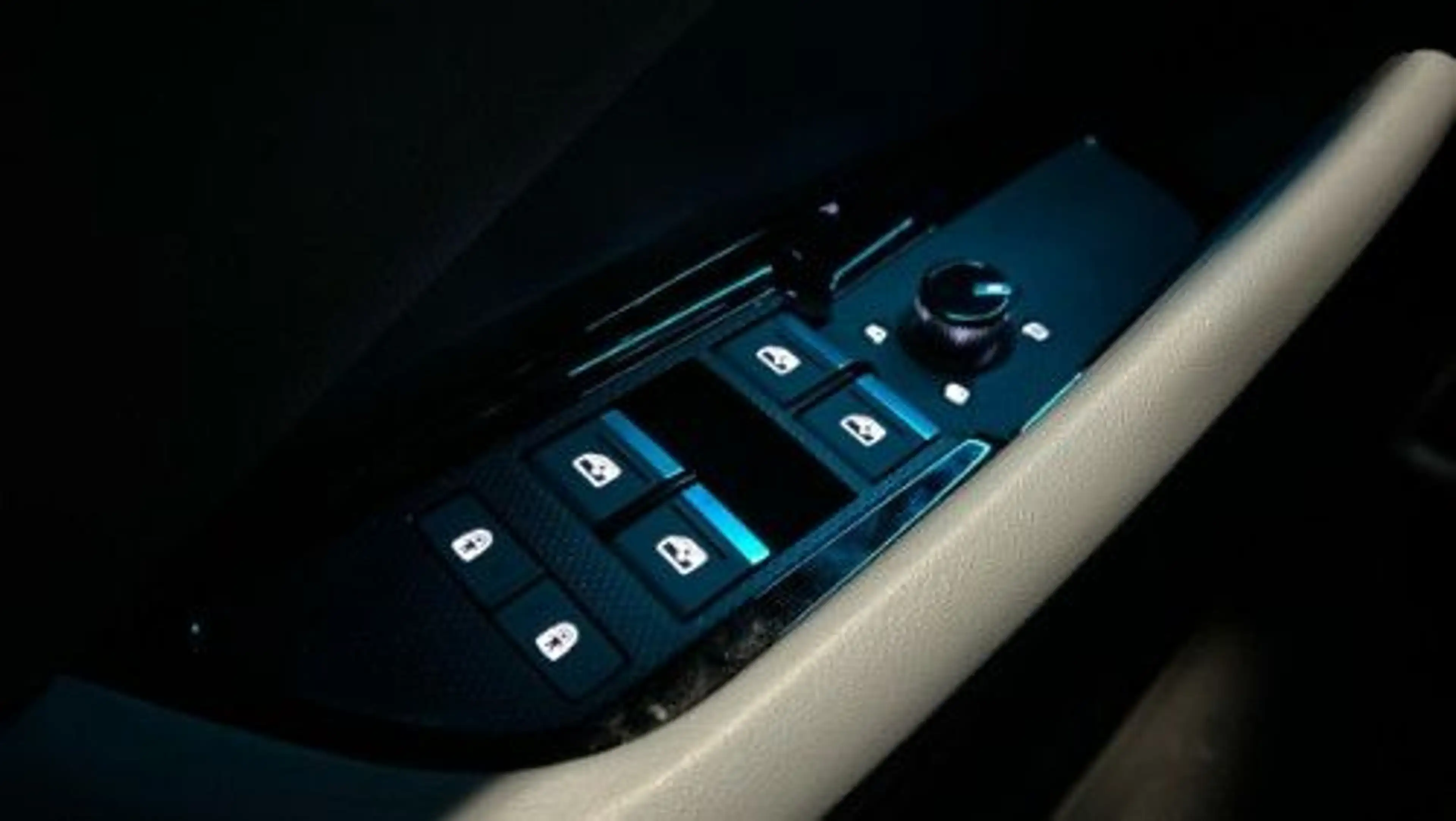 Audi Q3 SPORTBACK S LINE 35TFSI PANO KAMERA — photo 10