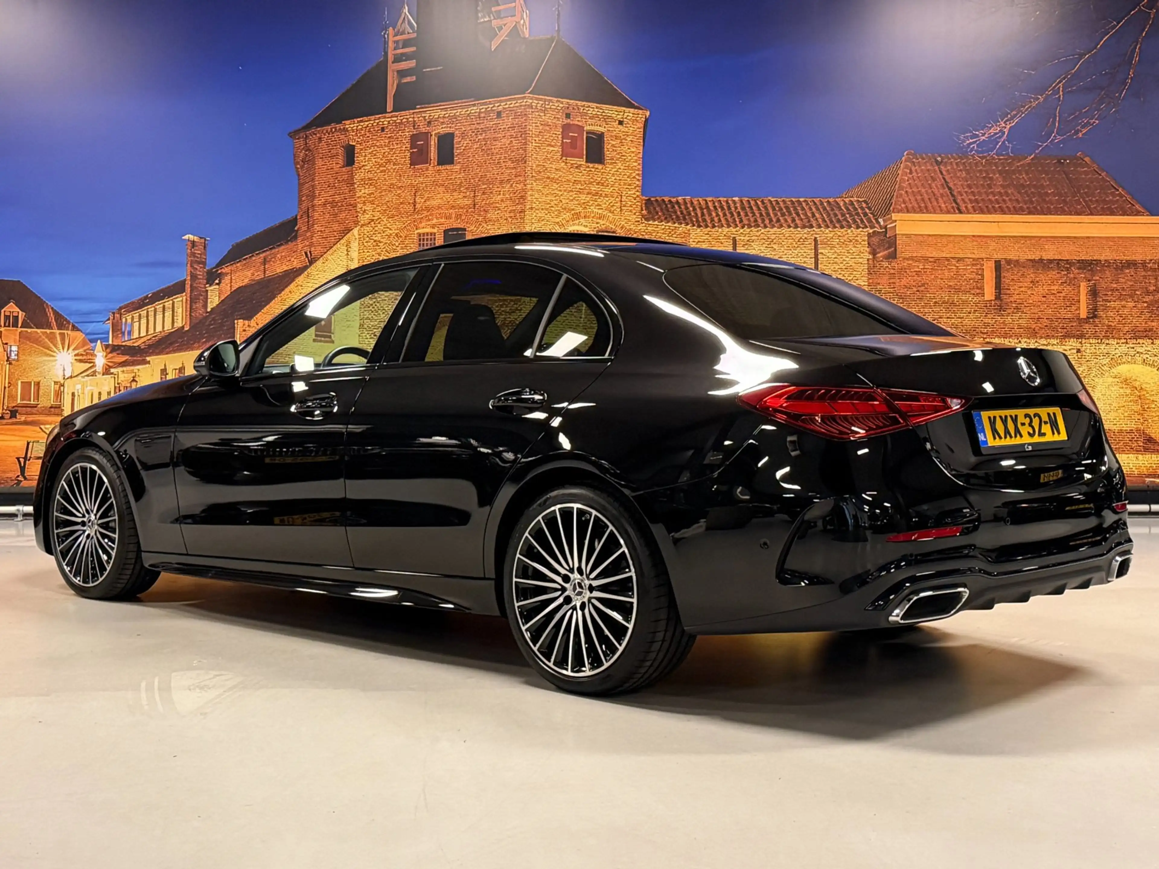 Mercedes-Benz C 180 AMG Line Aut Panodak 360 Camera Leer — photo 2