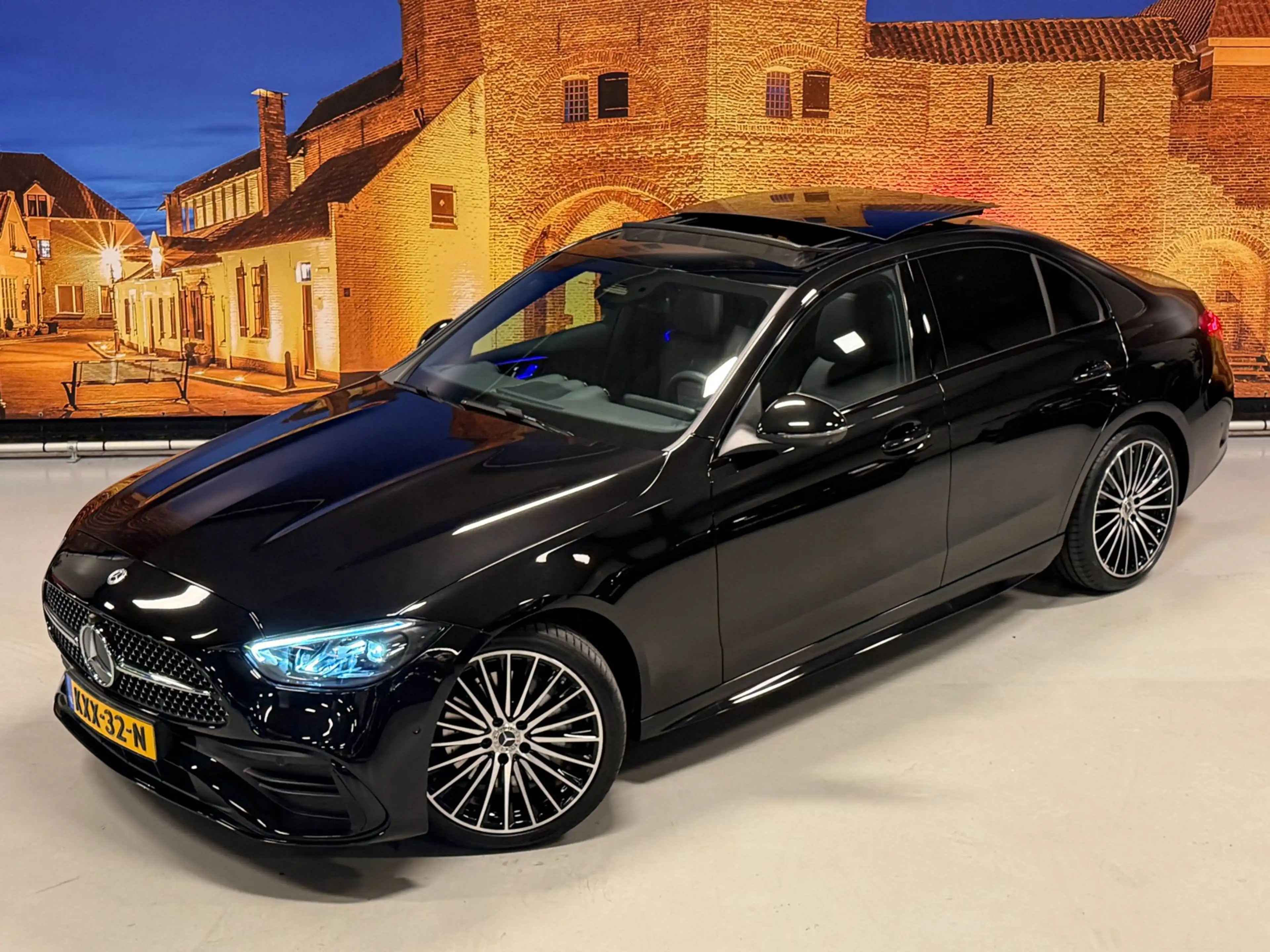 Mercedes-Benz C 180 AMG Line Aut Panodak 360 Camera Leer — photo 40