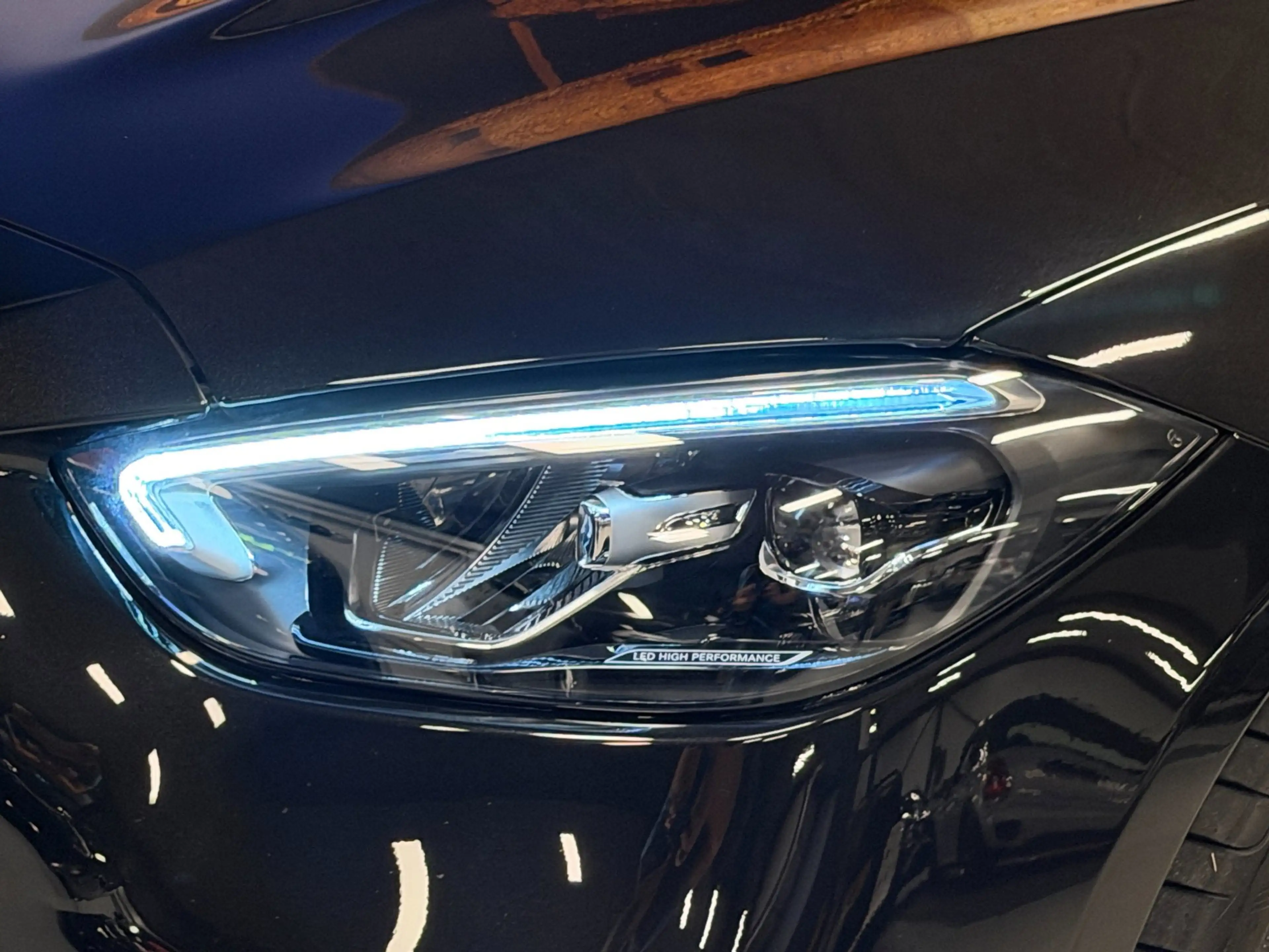 Mercedes-Benz C 180 AMG Line Aut Panodak 360 Camera Leer — photo 34