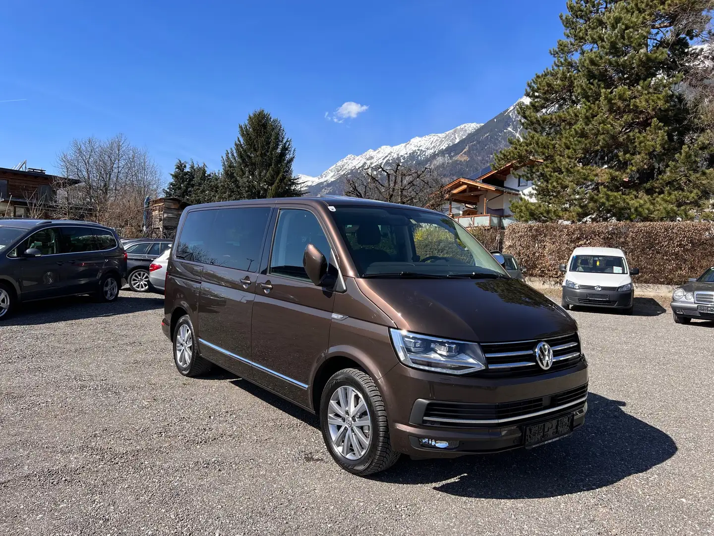 Volkswagen T6 Multivan Comfortline  (SG) Braun - 2