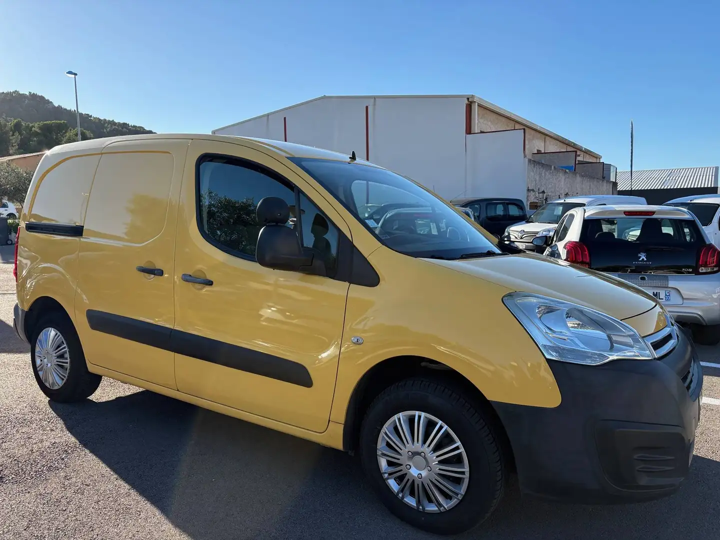 Citroen Berlingo M 1.6 BlueHDi 75 CLUB 3 Places Geel - 2