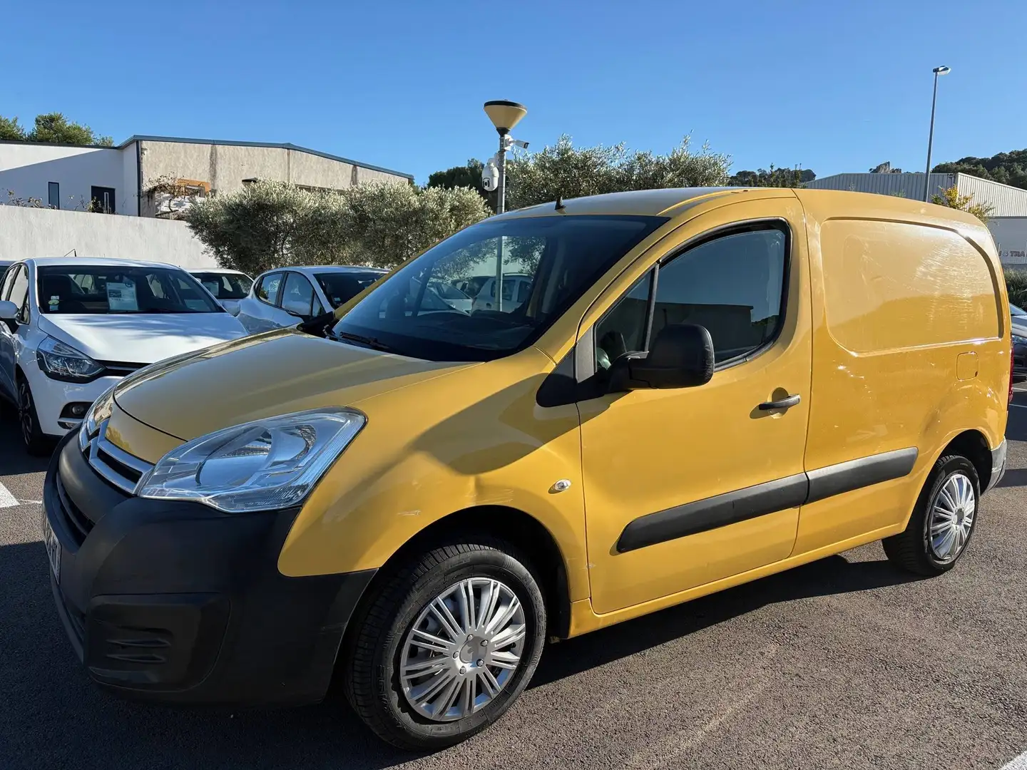 Citroen Berlingo M 1.6 BlueHDi 75 CLUB 3 Places Geel - 1