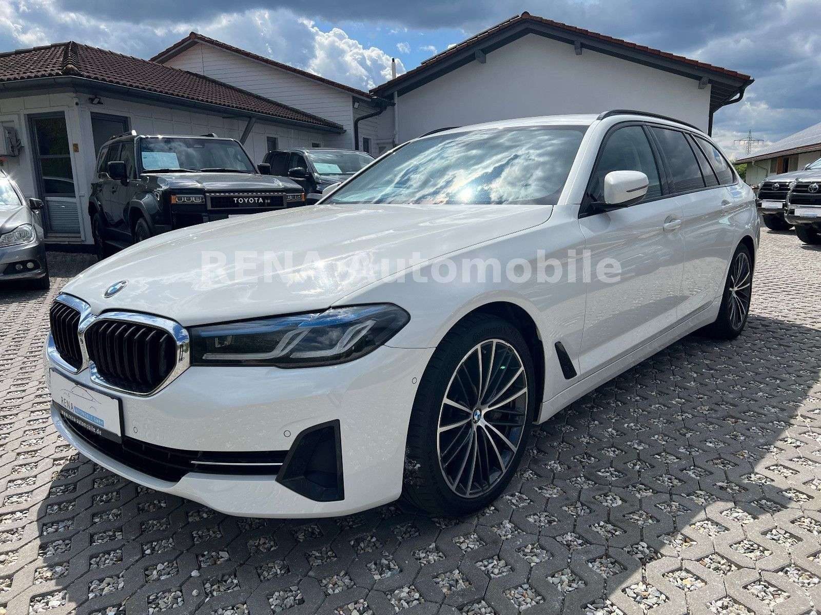 2021 BMW 530