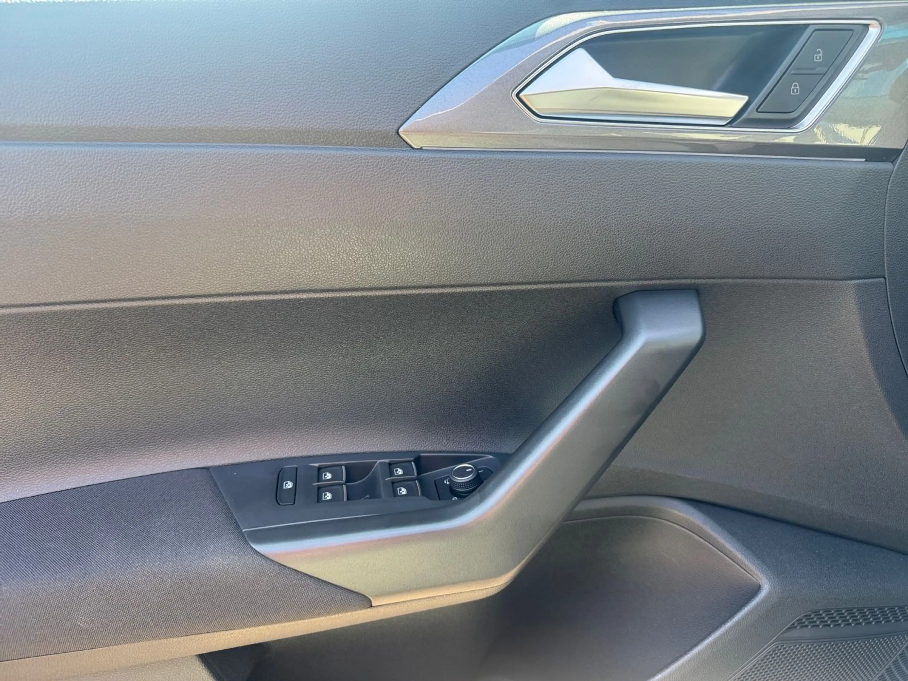 Volkswagen Taigo 1.0 TSI DSG Style Navi IQ.LIGHT - LED-Matr — photo 7