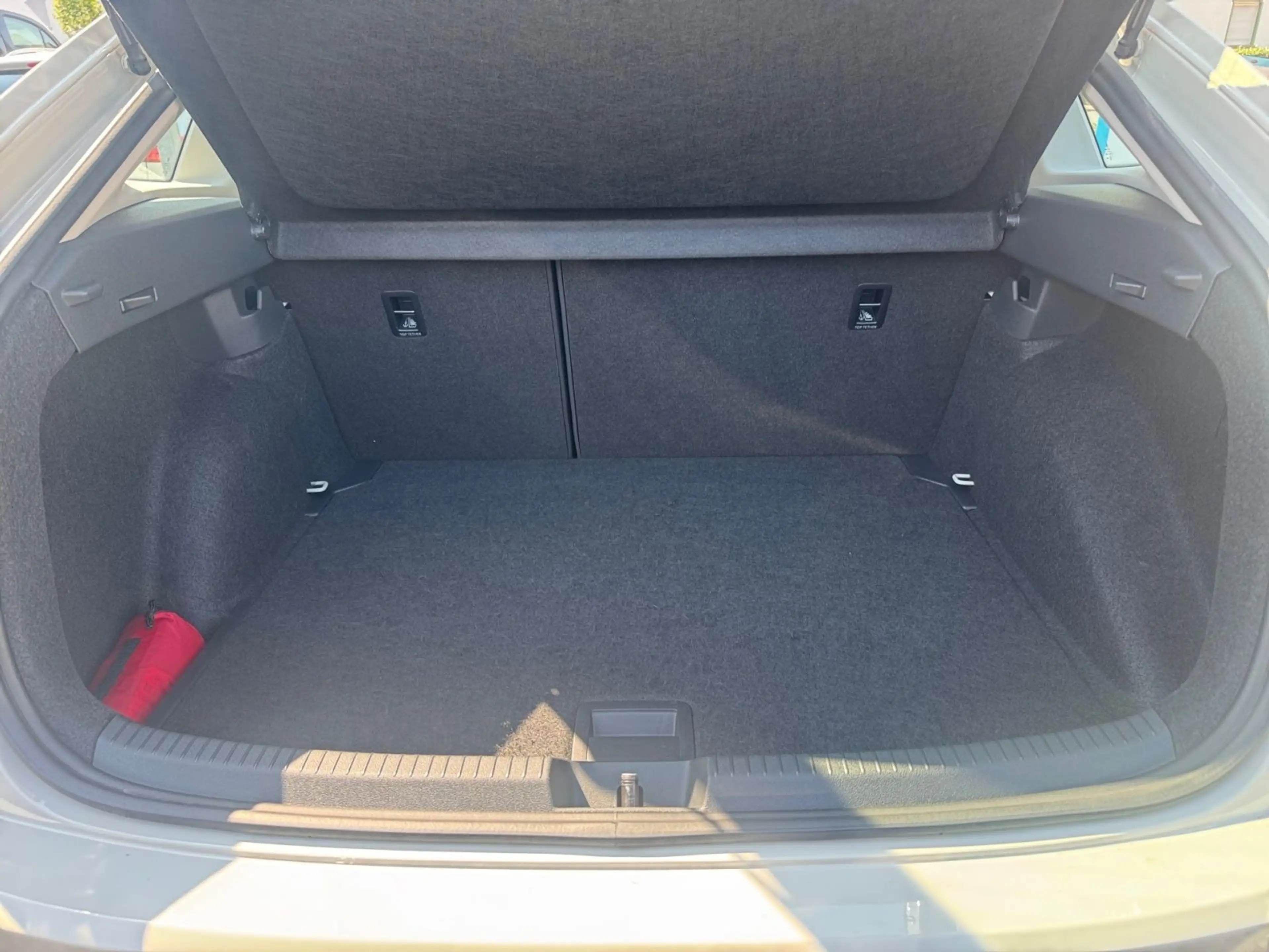 Volkswagen Taigo 1.0 TSI DSG Style Navi IQ.LIGHT - LED-Matr — photo 6