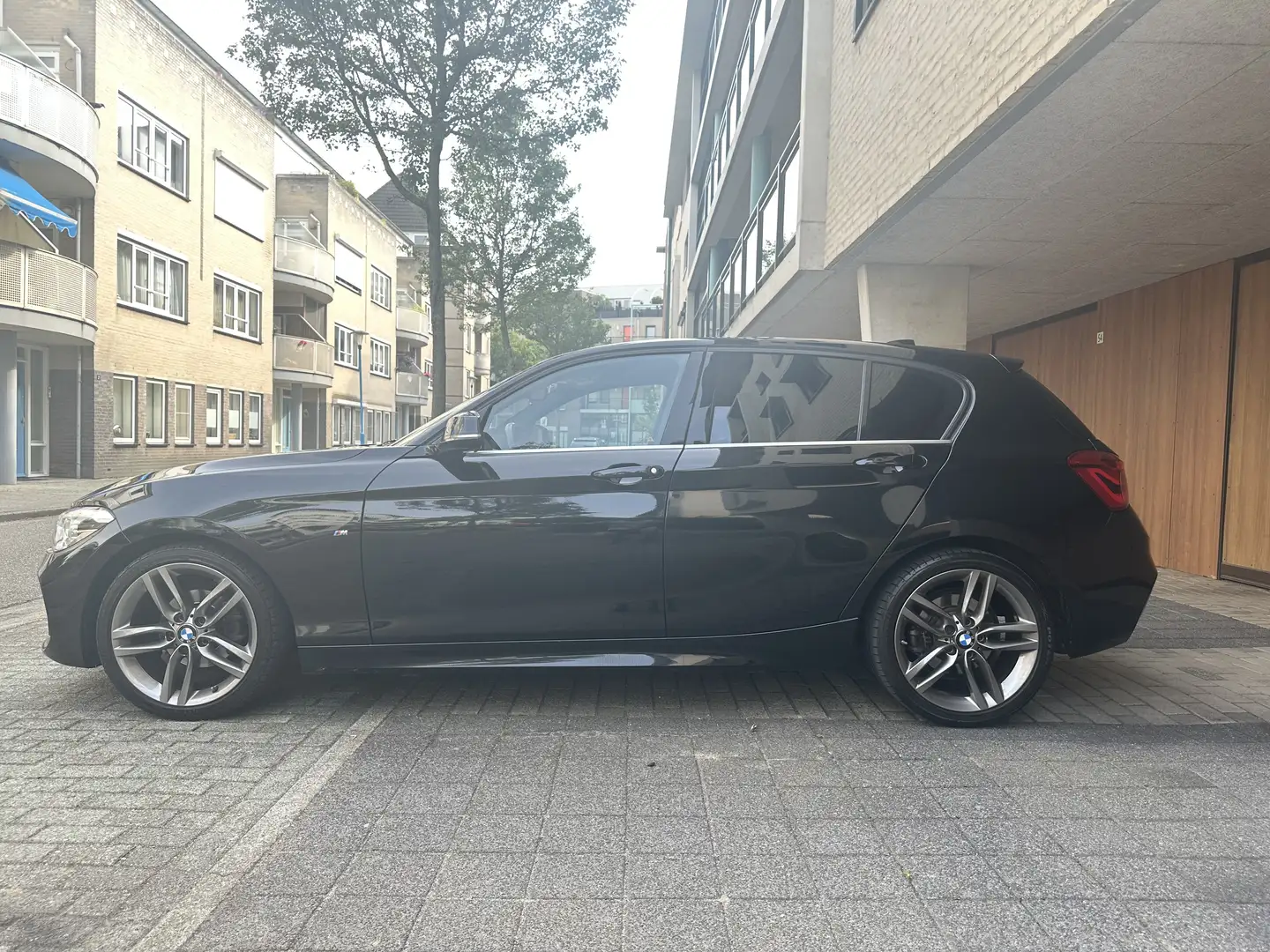 BMW 118 | AUTOMAAT | M SPORT | DEALER ONDERHOUDEN | Zwart - 2