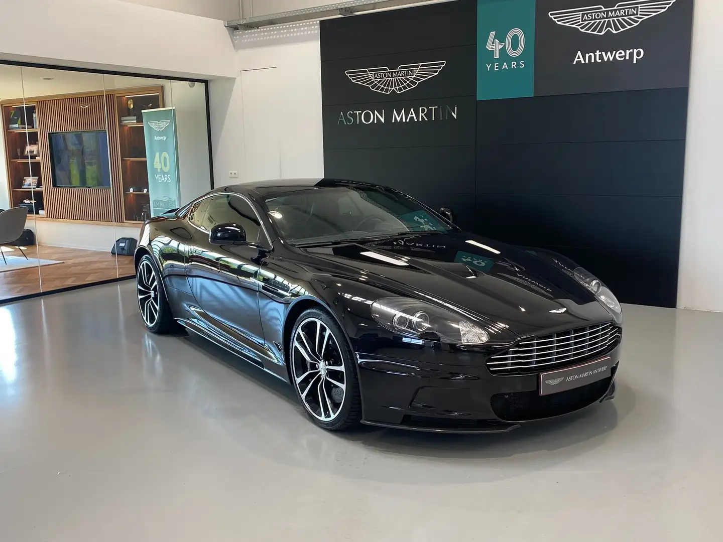 Aston Martin DBS Carbon Black 5.9i V12 Touchtronic Negro - 1