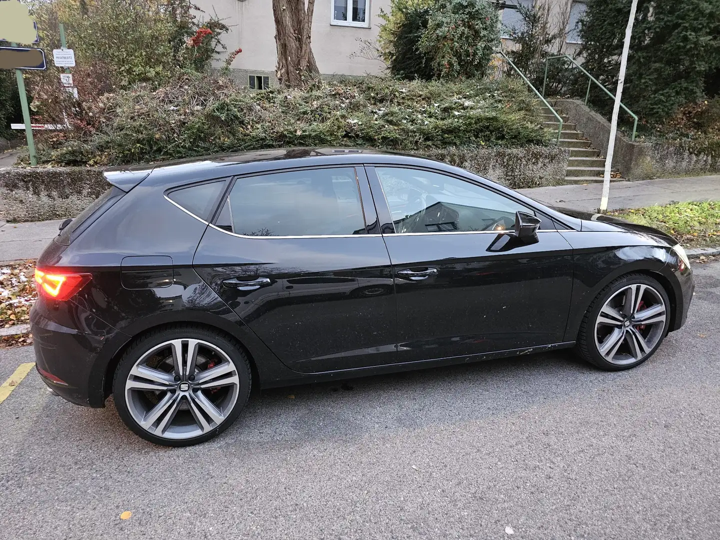 SEAT Leon Cupra 2,0 TSI DSG Start-Stopp - 2