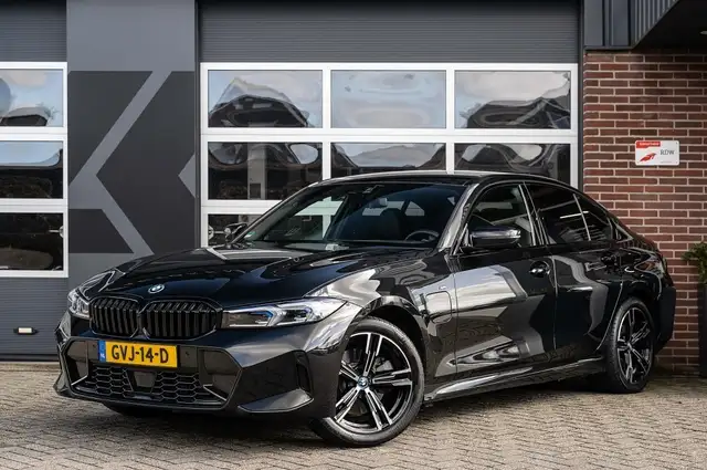 BMW 330 330e M Sport | Shadow | Widescreen | HIFI | Camera