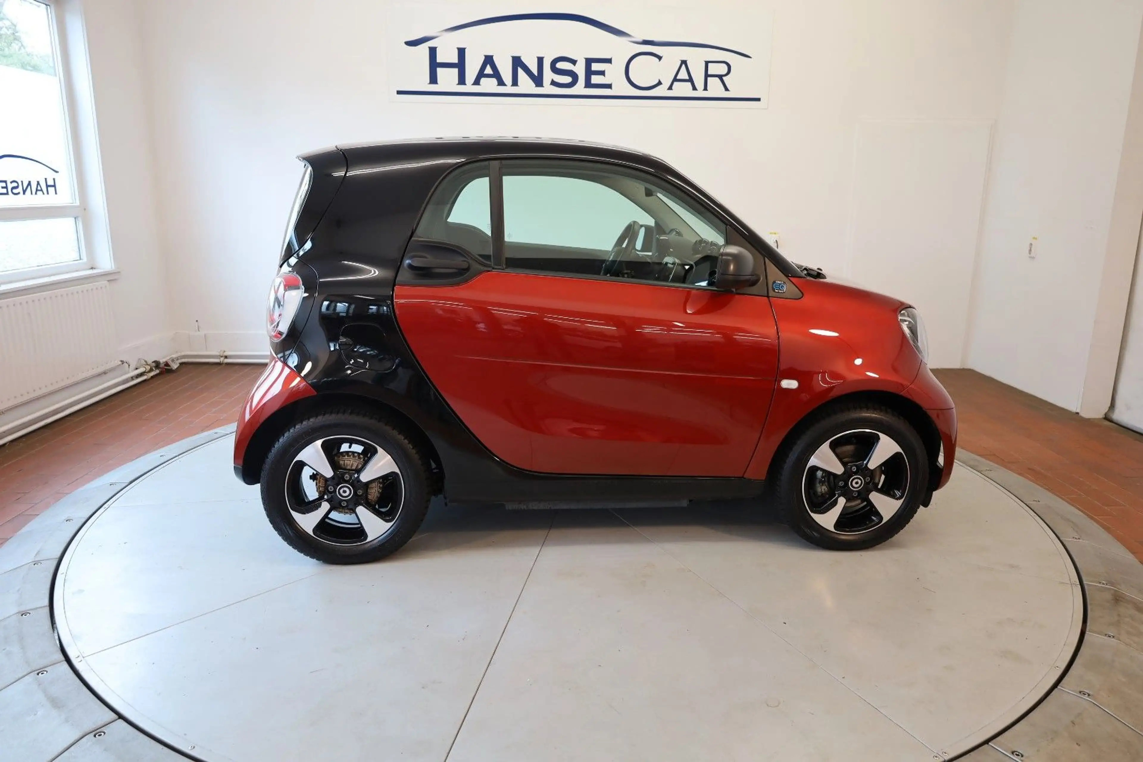 smart forTwo fortwo/ EQ 22 KW Lader/Pano/Navi/R.Kamera — photo 4