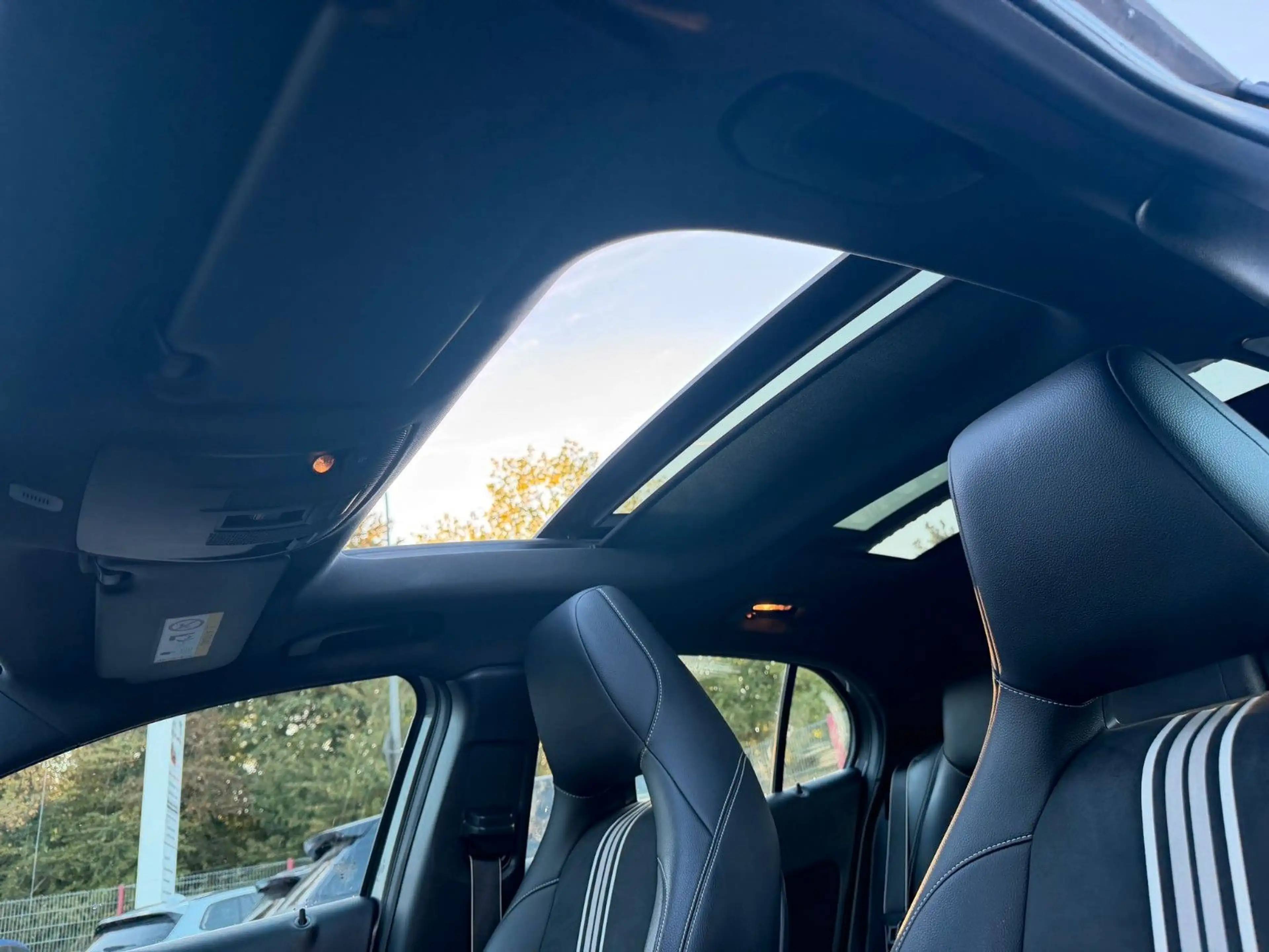 Mercedes-Benz GLA 200 CDi AMG Line — photo 11