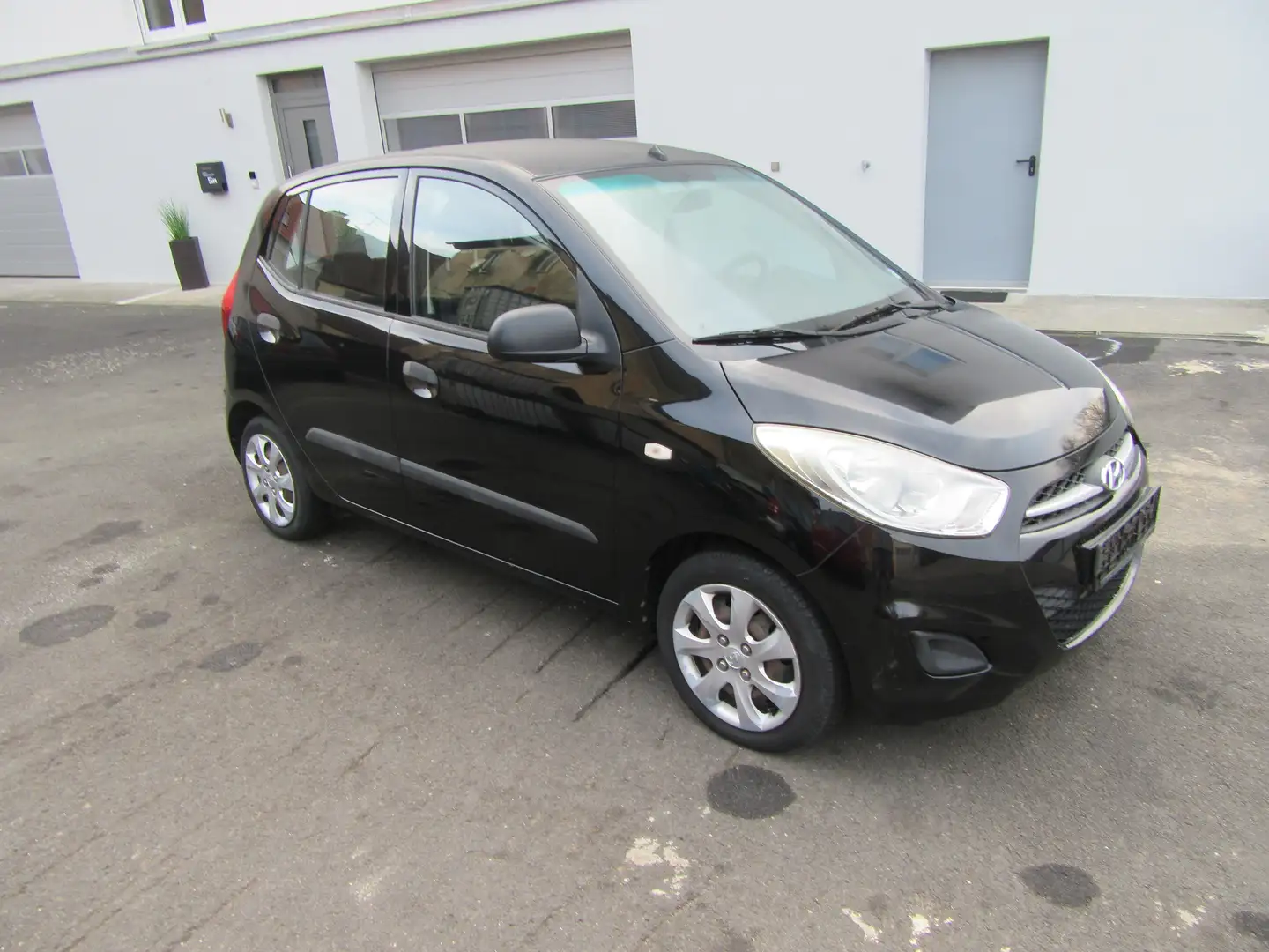 Hyundai i10 i10 1.1 Classic Schwarz - 1