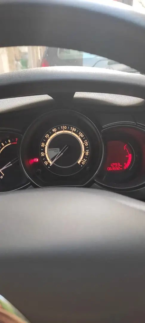 Citroen C3 C3 II 2009 1.2 puretech Exclusive 82cv E6 Rouge - 2