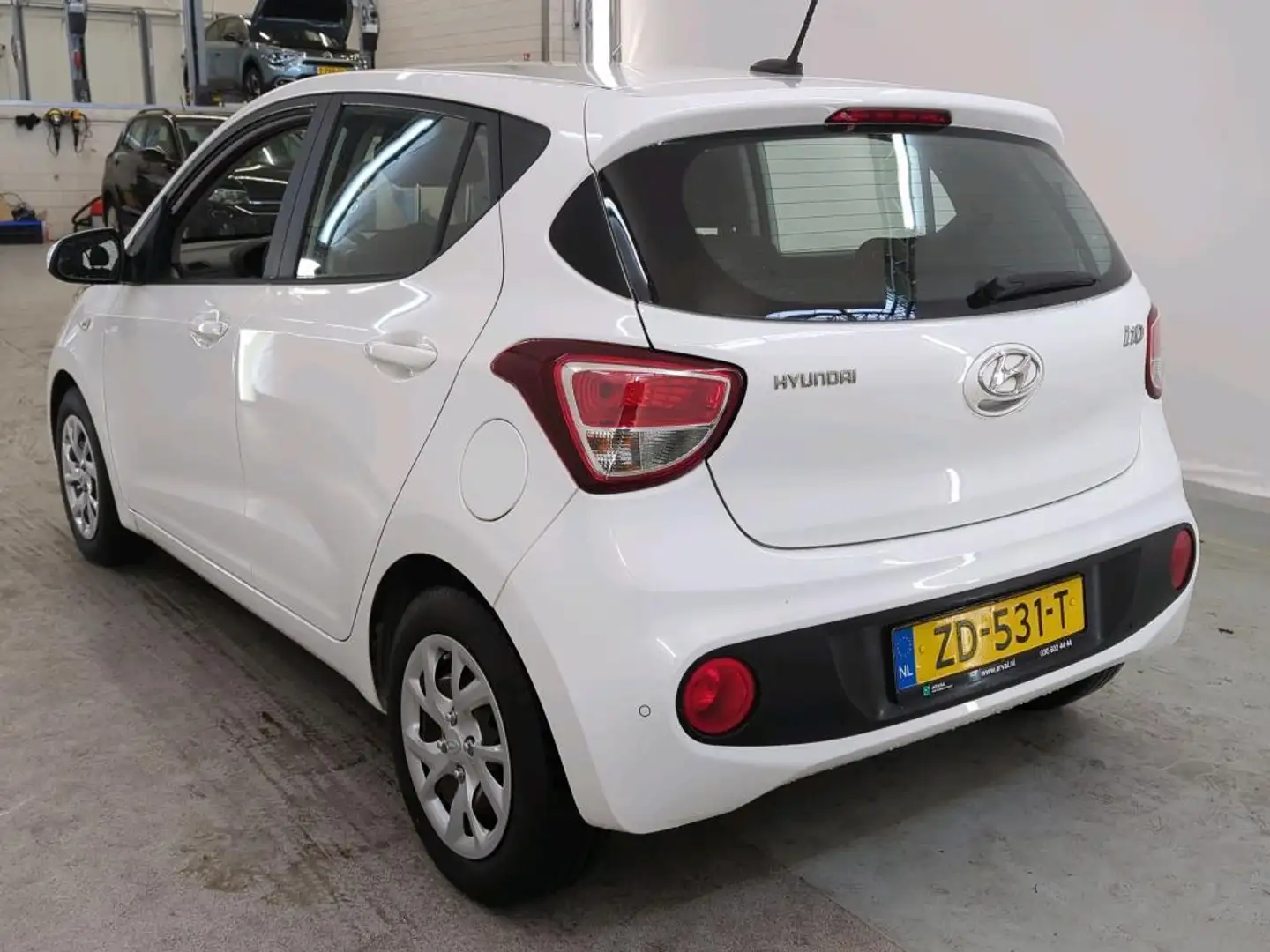 Hyundai i10 1.0i Comfort Airco | Navi | Bluetooth | PDC | Crui Wit - 2
