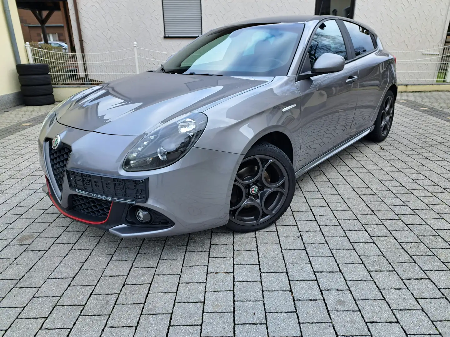 Alfa Romeo Giulietta Giulietta 2.0 JTDm 16V TCT Super Carbon!! Grau - 1