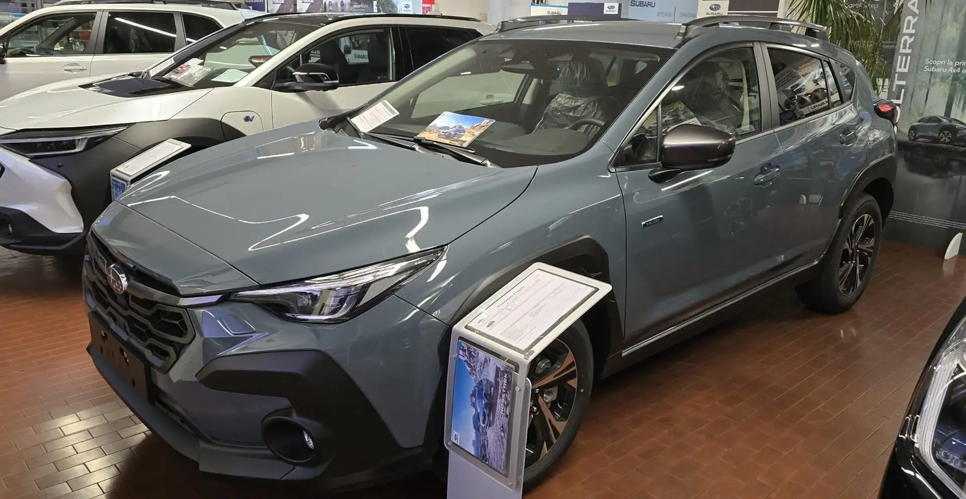 Subaru Crosstrek 2.0i e-boxer Style Сірий - 2