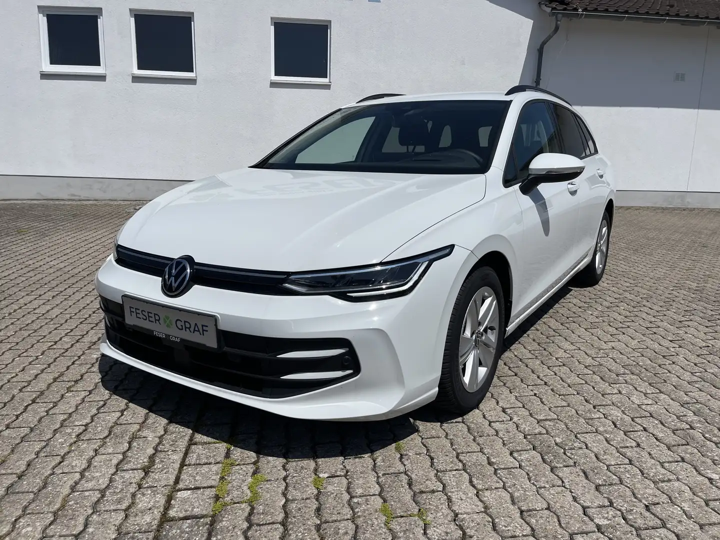 Volkswagen Golf Variant Life 1.5 eTSI DSG HEADUP NAVI SHZ Wit - 2