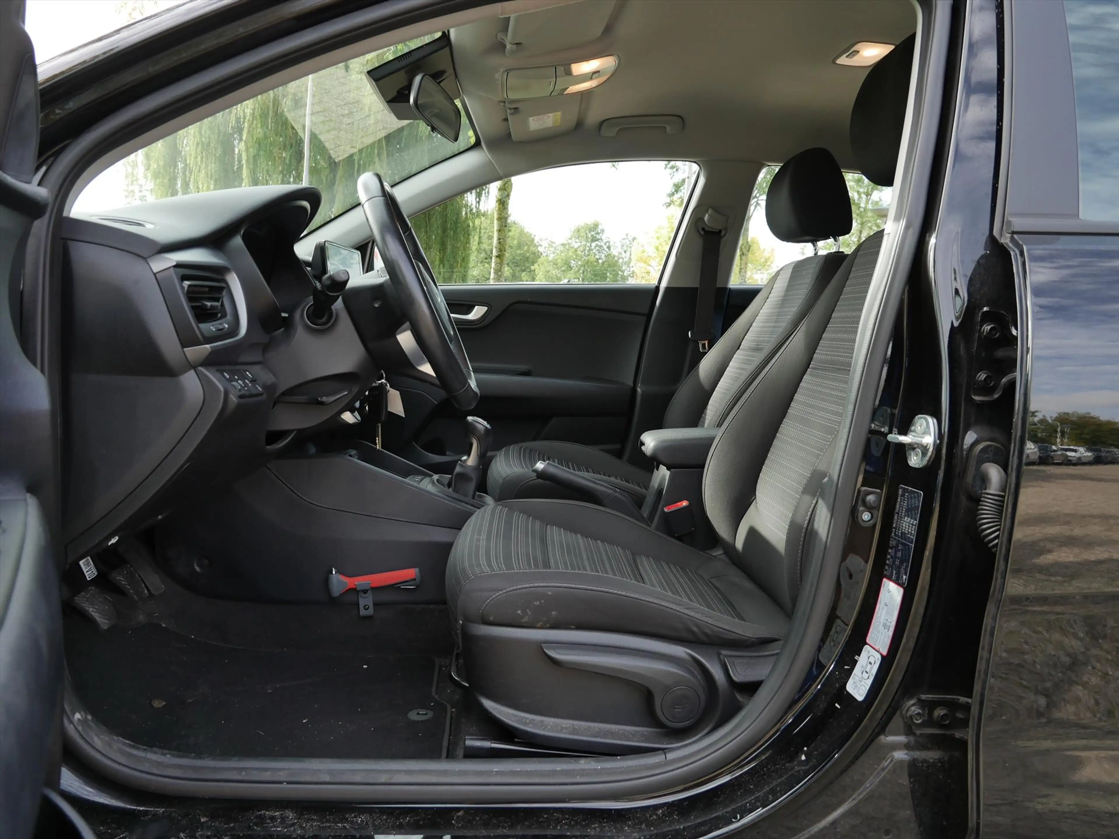 Kia Stonic 1.0 T-GDi 100pk DynamicLine | Camera | Apple Carpl — photo 6