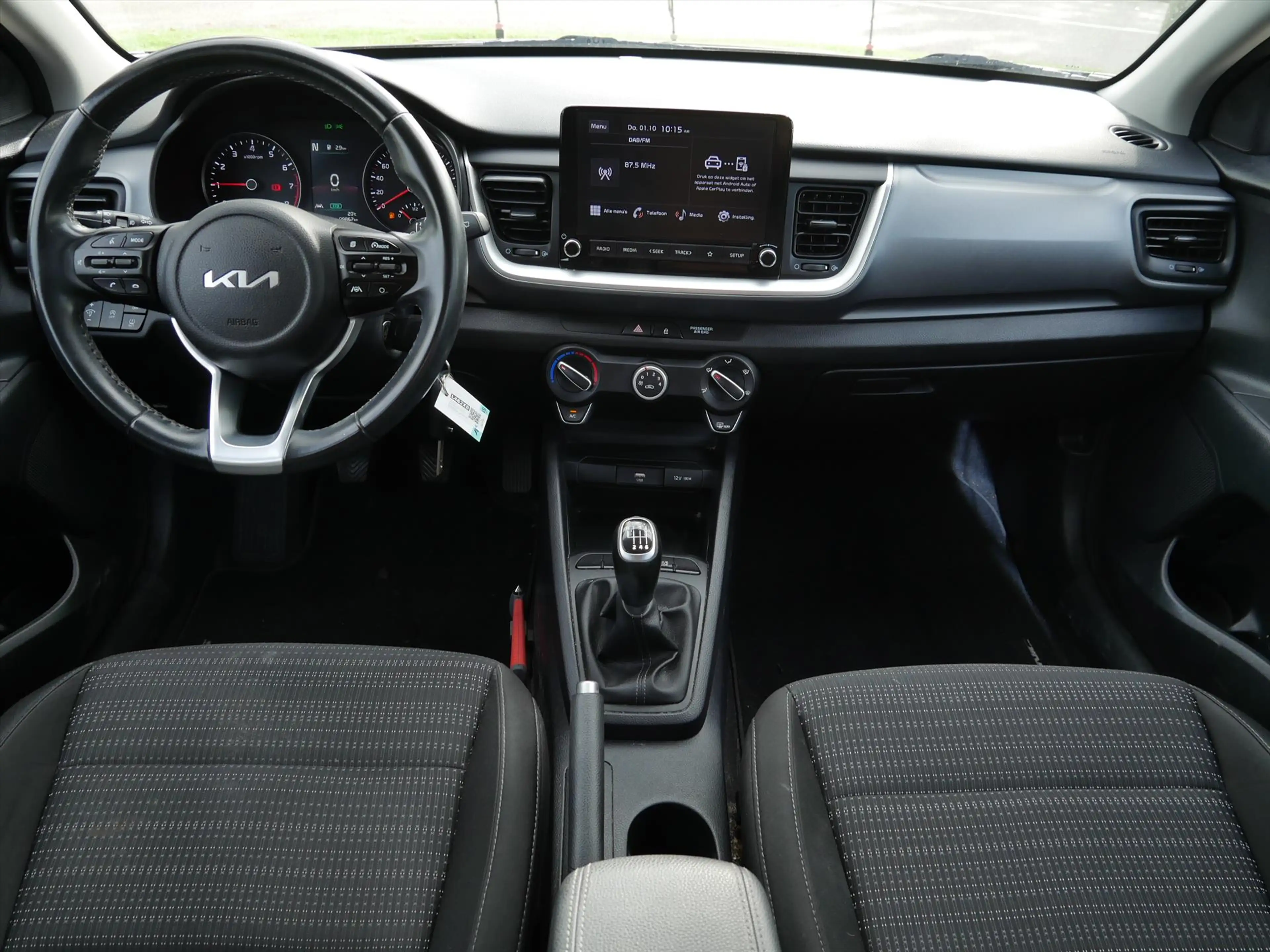 Kia Stonic 1.0 T-GDi 100pk DynamicLine | Camera | Apple Carpl — photo 3