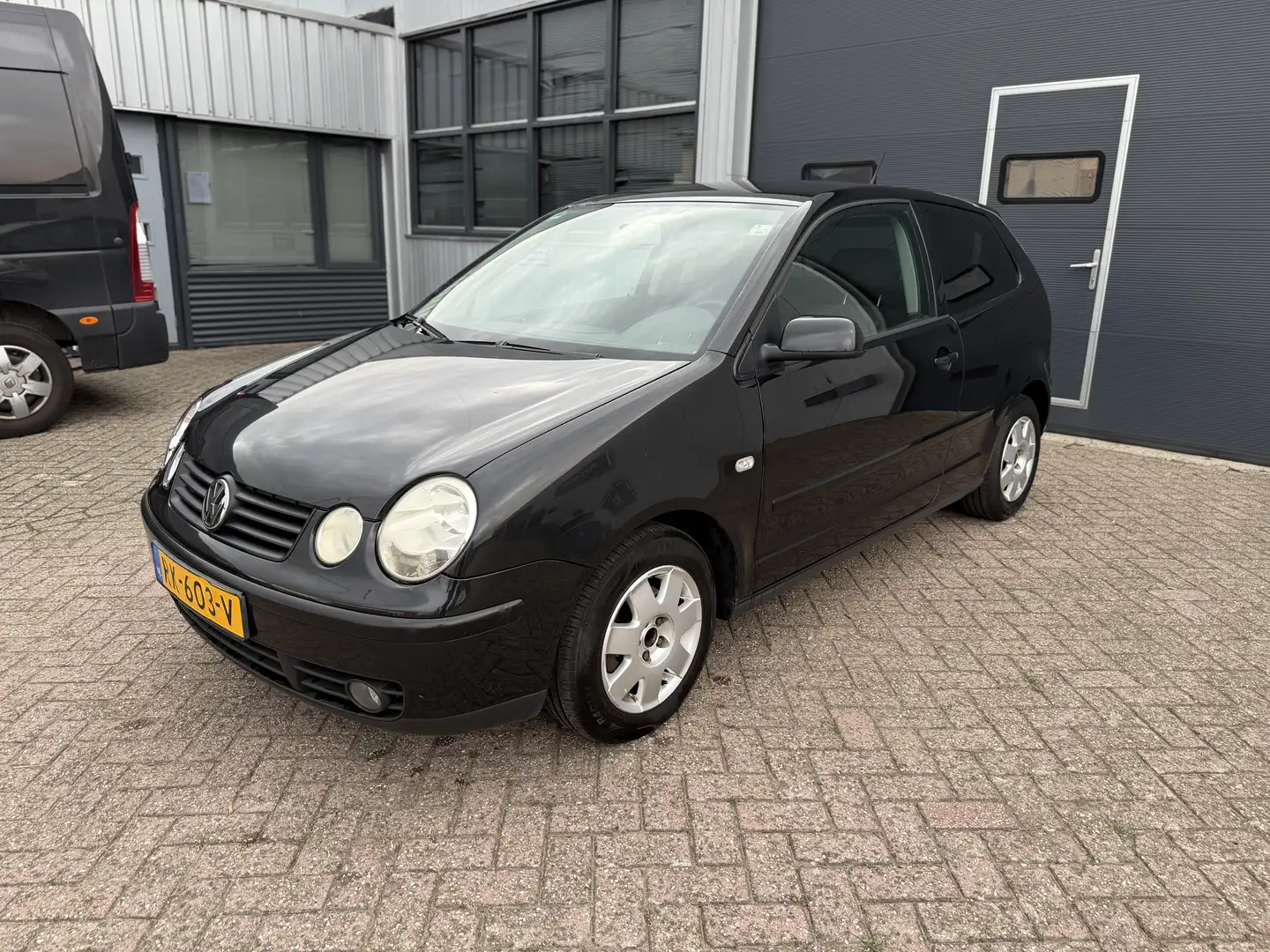 Volkswagen Polo 1.4-16V FSI Negru - 1