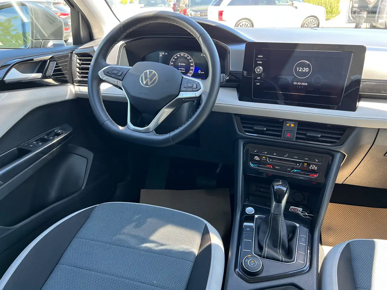 Volkswagen Taos снимка Volkswagen Taos