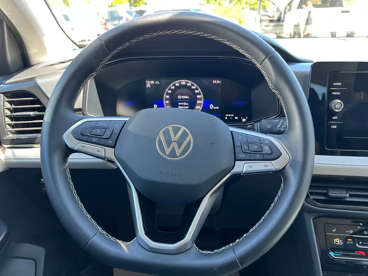 Volkswagen Taos снимка Volkswagen Taos