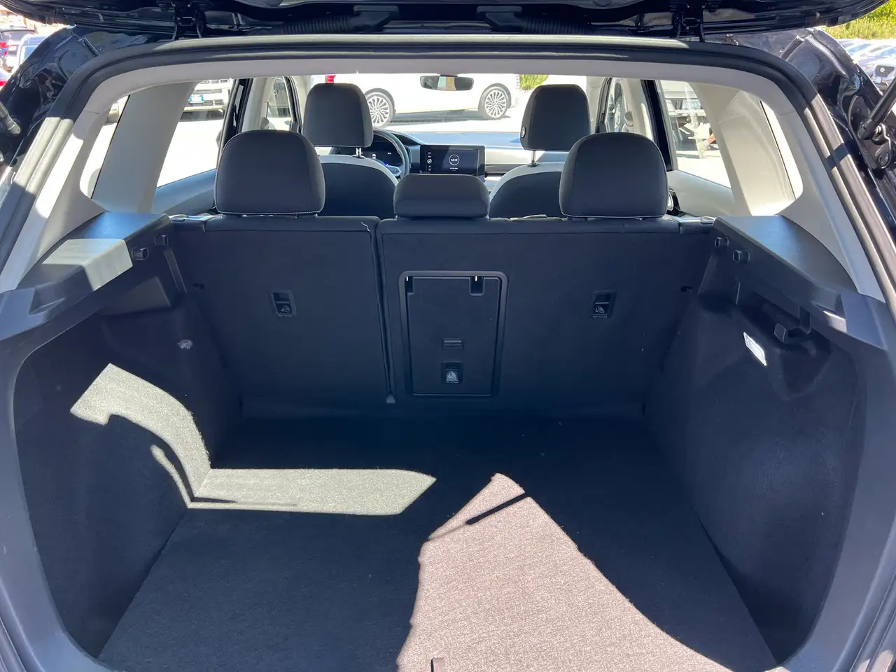 Volkswagen Taos снимка Volkswagen Taos