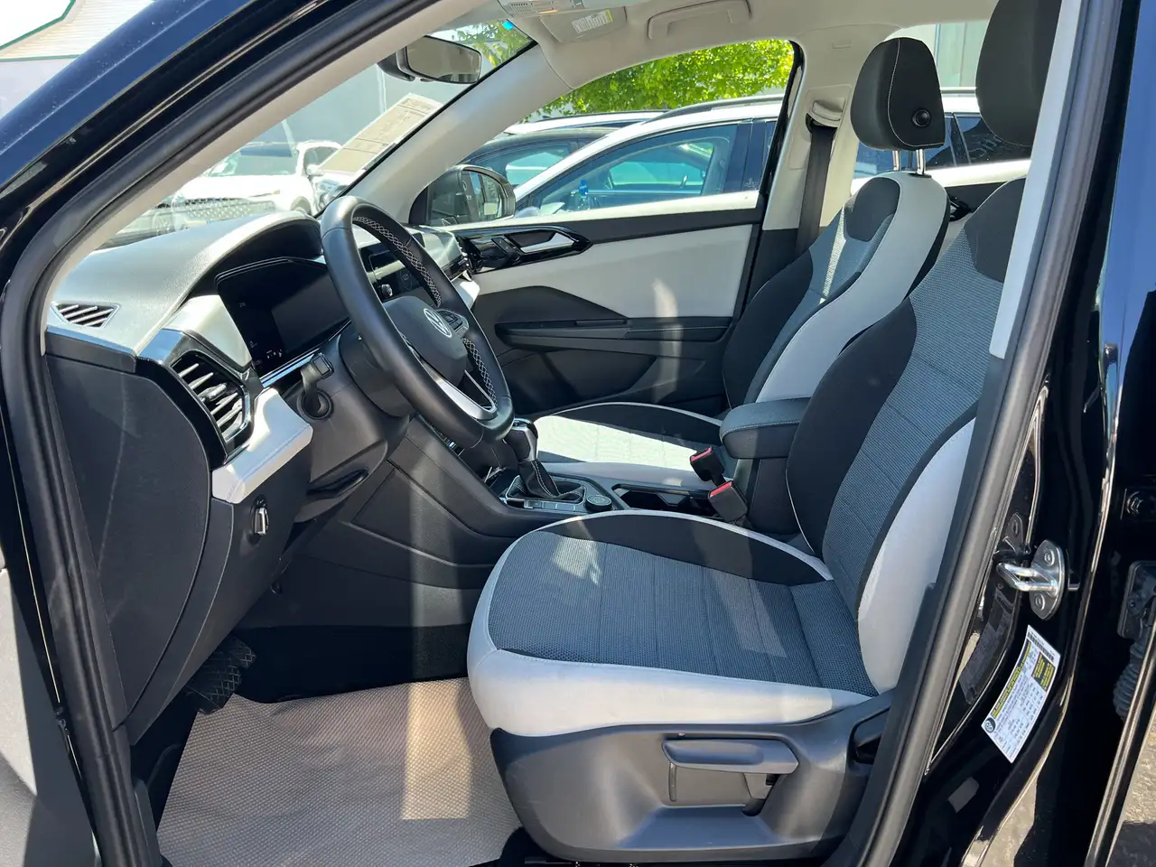 Volkswagen Taos снимка Volkswagen Taos